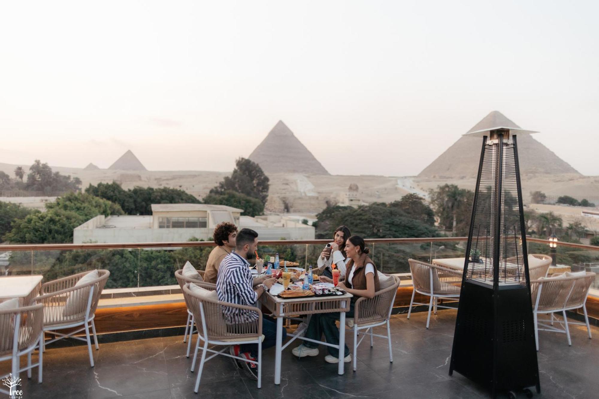 Shadow Pyramids Suites And Jacuzzi Kafret el-Gabal Kültér fotó